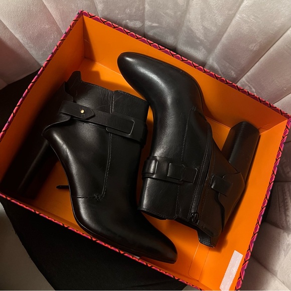 NWB Tory Burch 10.5 Colton Leather Black Bootie - Picture 4 of 5